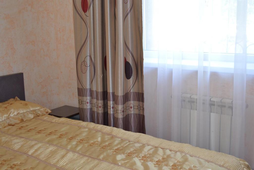 Kuze Hostel Almatî Cameră foto