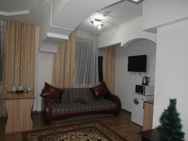 Kuze Hostel Almatî Cameră foto