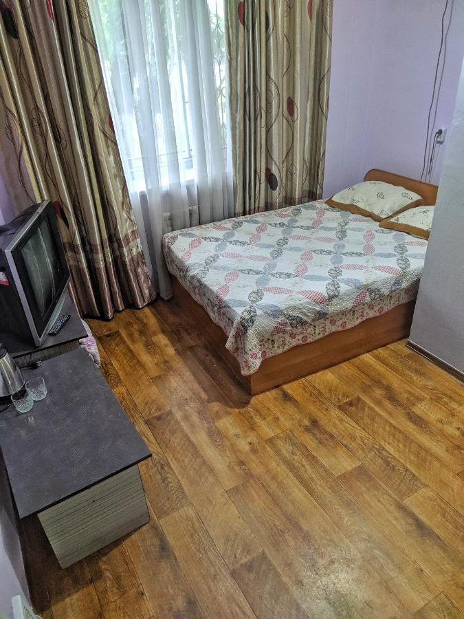 Kuze Hostel Almatî Cameră foto
