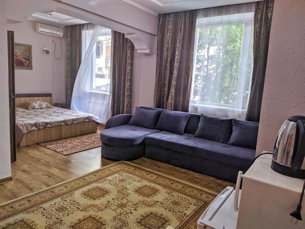 Kuze Hostel Almatî Cameră foto